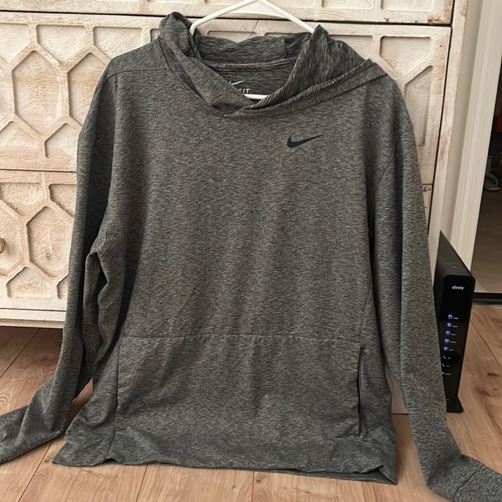 Men’s Nike Size Medium Pullover